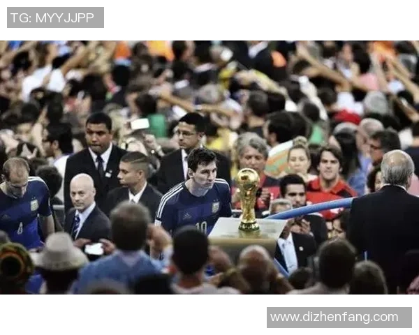 足球巨星荣耀之路：从金球奖到世界杯冠军的辉煌成就与传奇瞬间